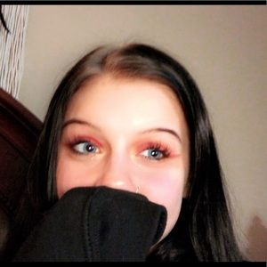 Meet your Posher, Makenzie